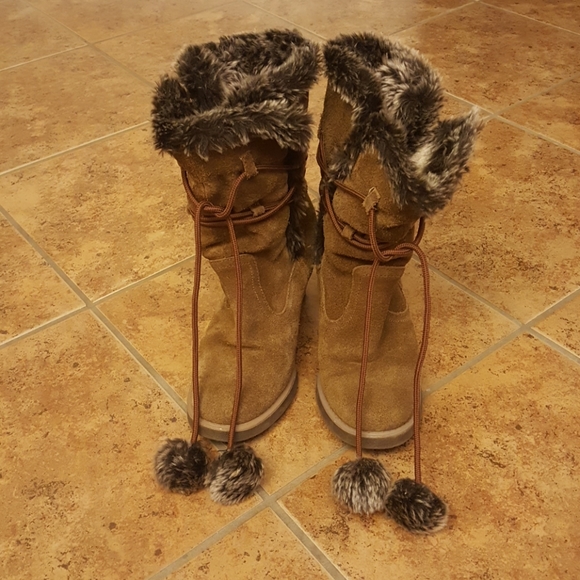 Boots - Picture 2 of 6